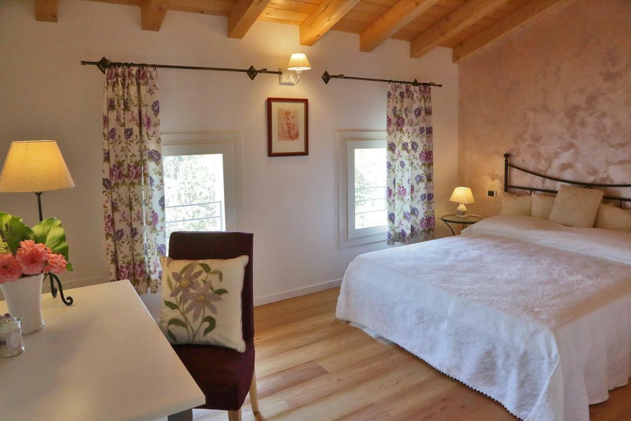 La Fonte Bed & Breakfast Fontanafredda Eksteriør bilde
