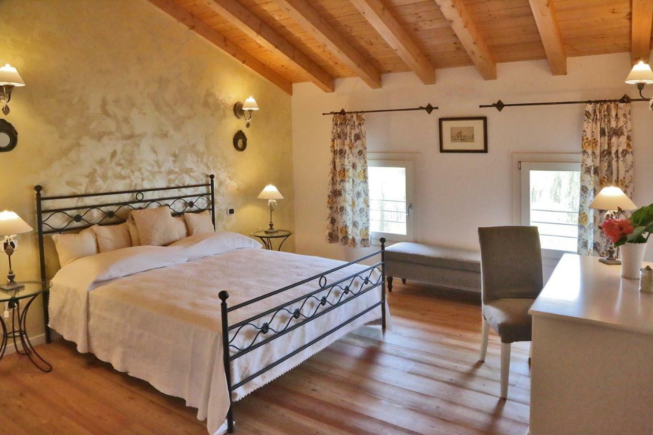 La Fonte Bed & Breakfast Fontanafredda Eksteriør bilde